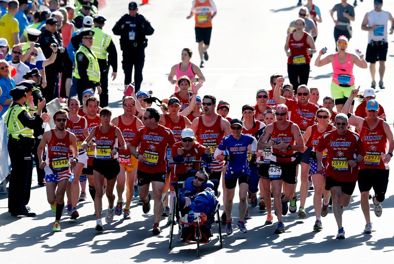 Boston Marathon: Thousands run in 1st race since bombings | Globalnews.ca