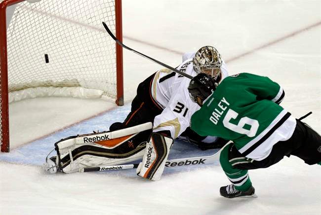 Ducks beat Stars 5-4 in OT to clinch series in 6