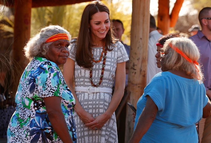 Kate talks with Aboriginal women.