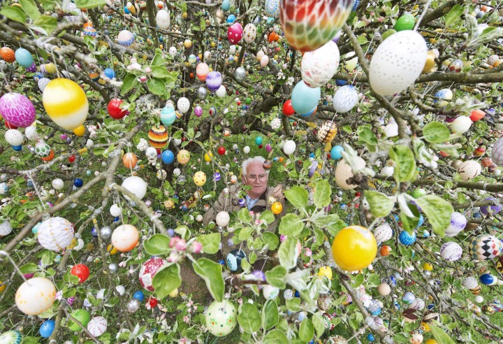 You can do a lot more than hunt for Easter eggs in Winnipeg this weekend, but don't count on finding open government buildings.