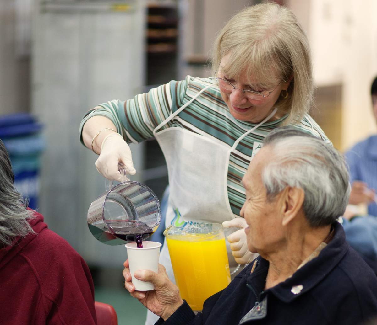 Union Gospel Mission gives free Easter dinner to thousands - image