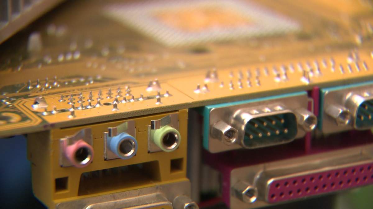 E-waste costs the Canadian government more than a billion dollars a year. 