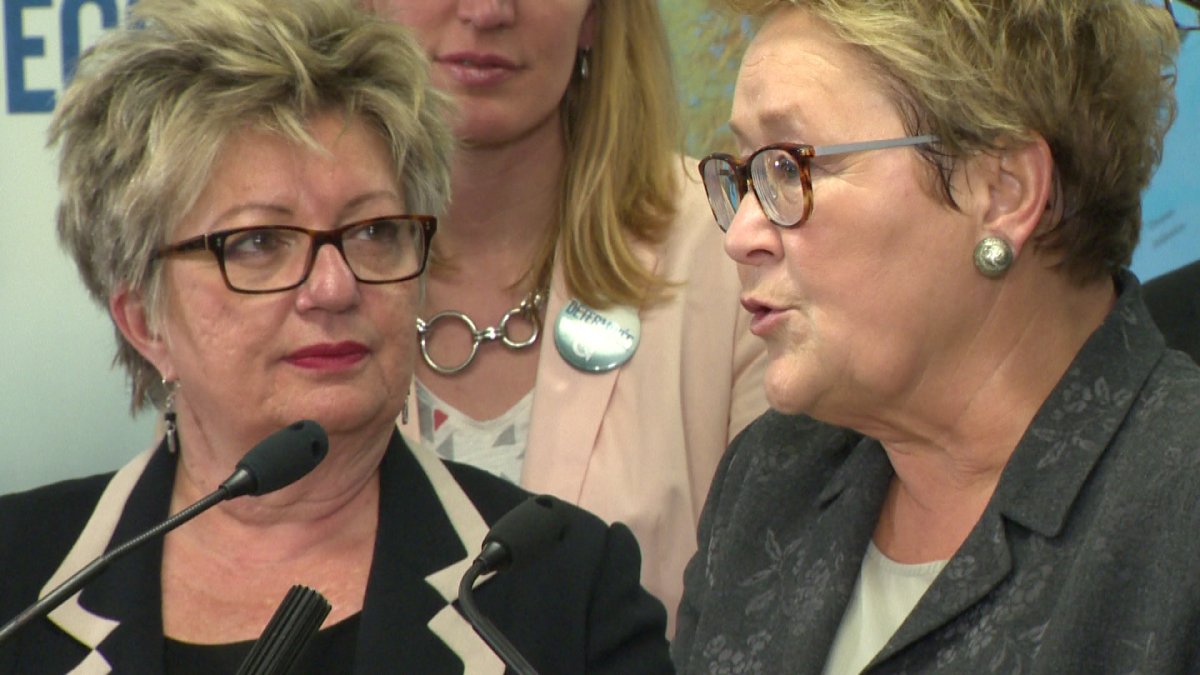 Language minister Diane De Courcy and Premier Pauline Marois on day 29 of election campaign.
