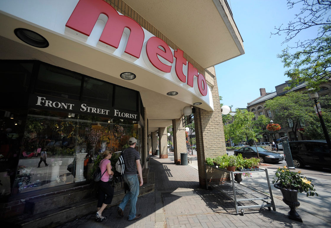 Metro Inc is re-position its supermarkets to cater to higher- and lower-income earners.