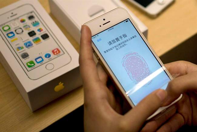 Apple decided to order its suppliers to stop using
benzene and n-hexane during the final assembly of iPhones, iPads,
iPods, Mac computers and various accessories.
