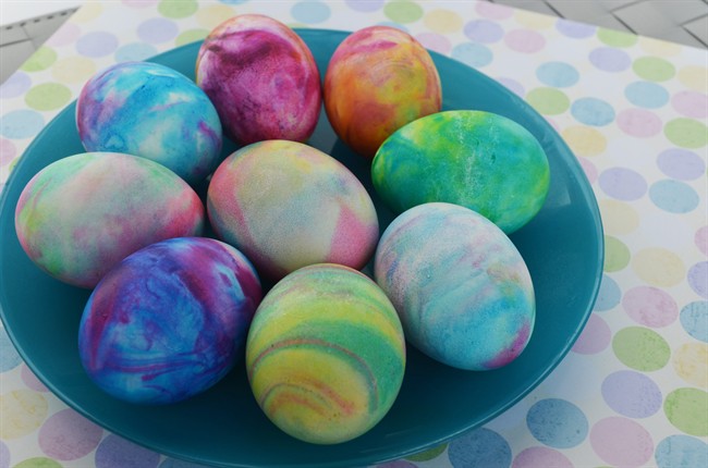 DIY: How to dye Easter eggs in shaving cream