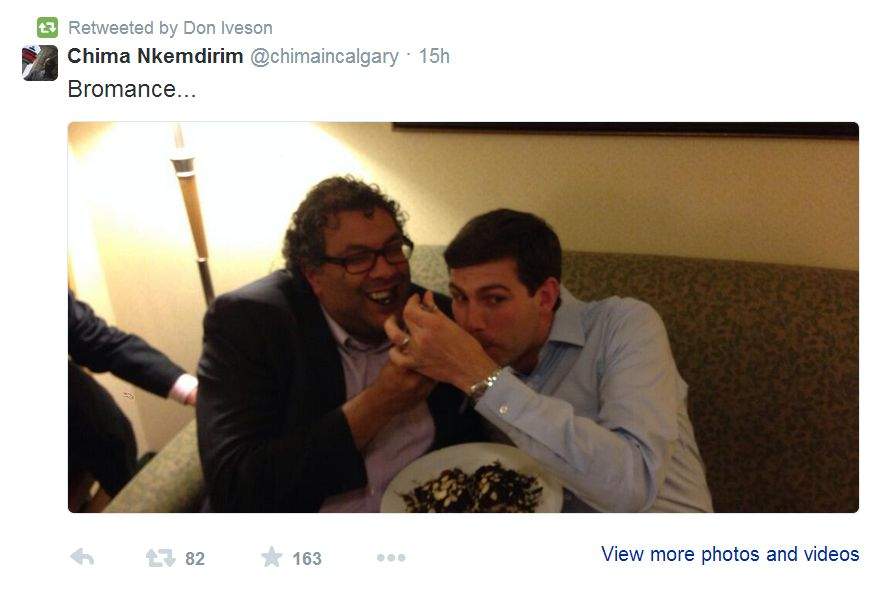 Calgary mayor tweets selfie with Canada’s oldest and youngest mayors - image