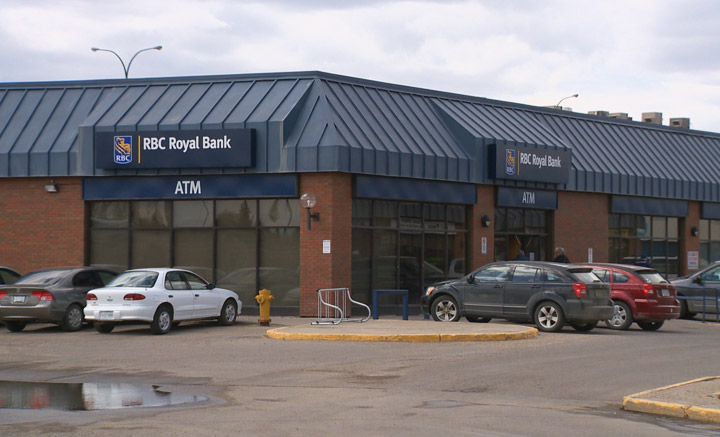 Police hunting for three suspects after west-side Saskatoon bank robbed by men armed with guns.
