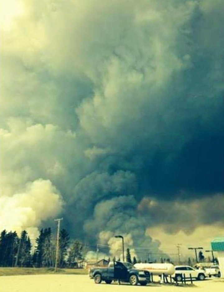 Remaining residents evacuated from northern Saskatchewan community due to forest fire.