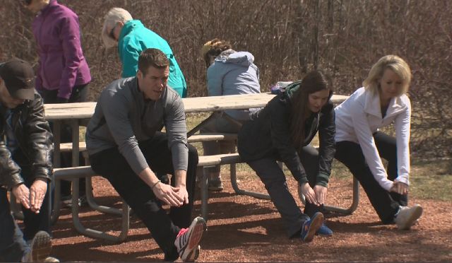 A local doctor, along with an exercise specialist, are offering a free weekly fitness class at Hawrelak Park.