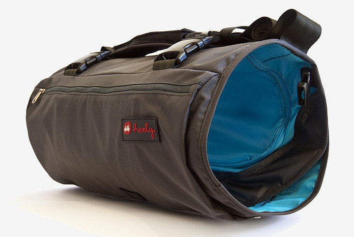 The Henty Wingman garment bag