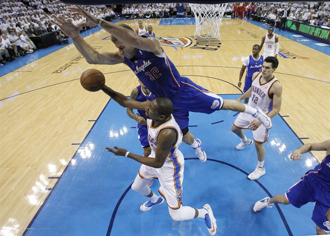 Thunder rally in final minute to stun Clippers