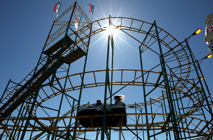 WATCH Dad builds backyard roller coaster National Globalnews.ca