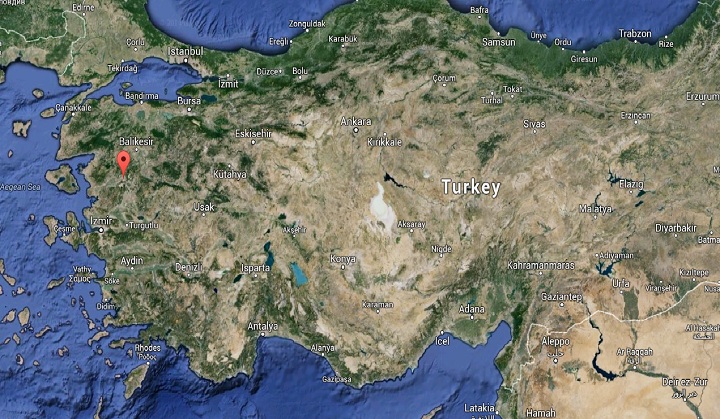 At least 200 people have been left trapped underground after an explosion and fire at a coal mine in western Turkey