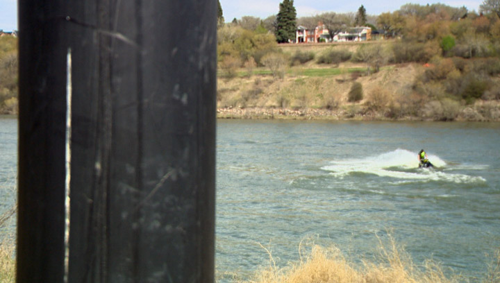 Saskatoon Fire Department closes public boat launch, asks everyone to stay off South Saskatchewan River due to increased water flow.