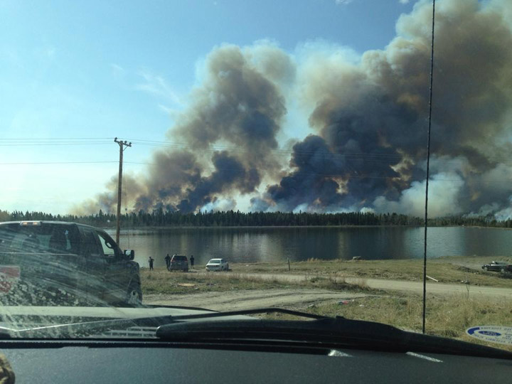 Remaining residents evacuated from northern Saskatchewan community due to forest fire.