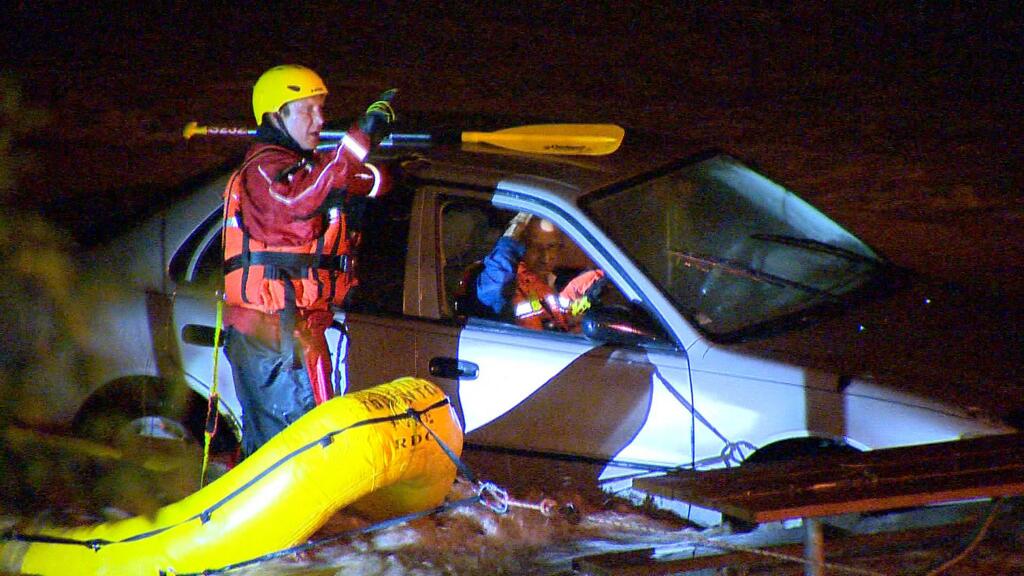“People rescued from flooded cars @ Sunnybrook Park lot. Rushing water. #Toronto Fire boats on scene.”
