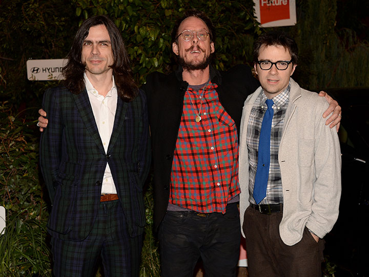 10 celebrity tour bus accidents - image