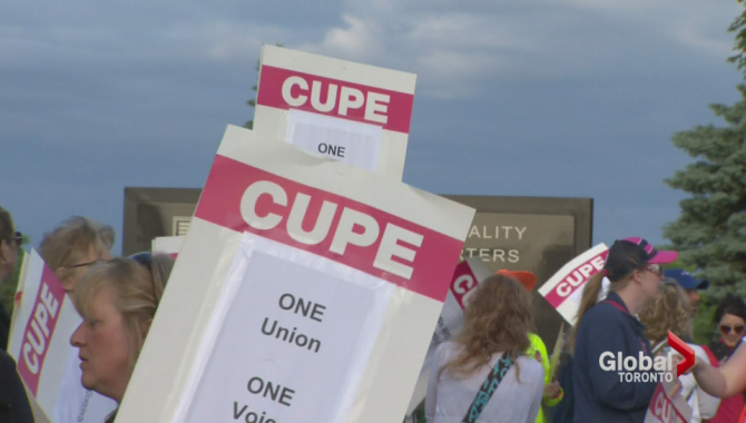 Tentative agreement reached in strike by Durham Region inside workers - image
