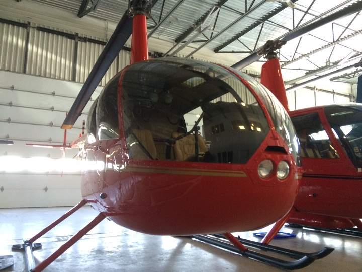 The type of helicopter used in both Quebec jailbreaks appears to be the same: a Robinson R-44.