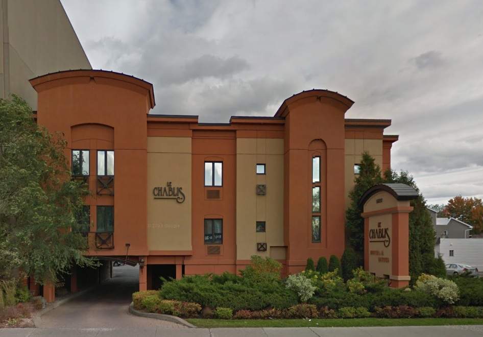 A 17-year-old woman was murdered in a hotel on Lacordaire and Sherbrooke.
