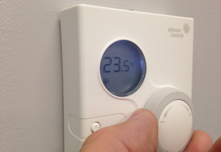 Eligible Ontario homeowners will be able to get smart thermostats for free under a new government program.