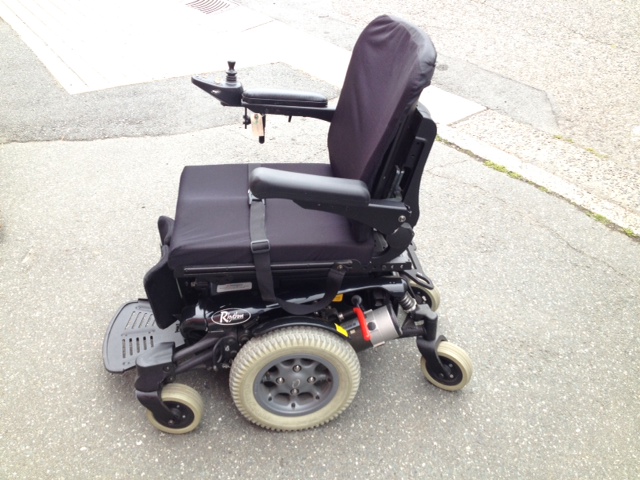Chilliwack thrift shop owners are looking for a good home for $5,000 wheelchair - image