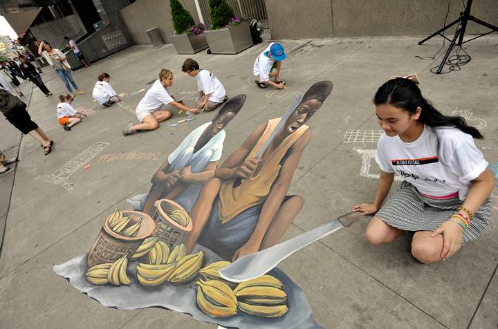 In the heart of Toronto’s shopping district, World Vision brought scenes of child labour to Canadian consumers and released the findings of a new Ipsos Reid poll on Wednesday June 25, 2014.