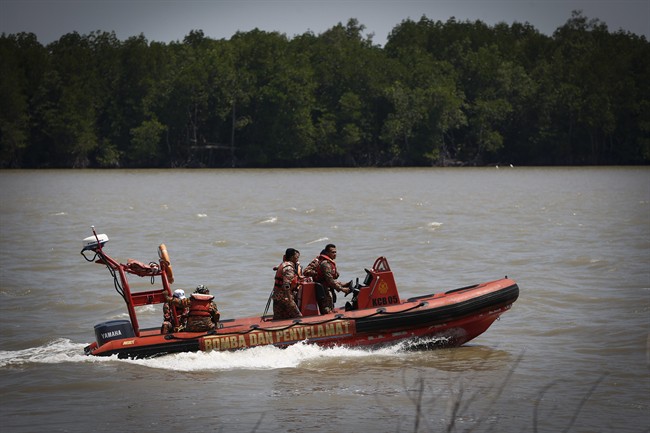 Malaysia searches for 26 missing after boat sinks - image