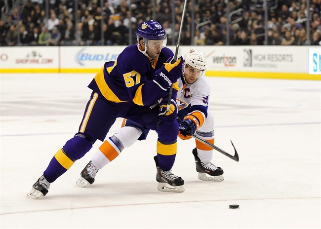 Canucks sign Vey to one-year contract - image