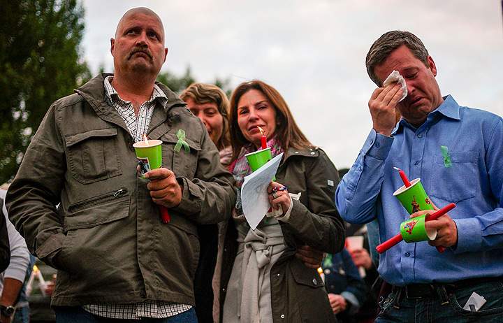 Vigil held for missing Calgary family