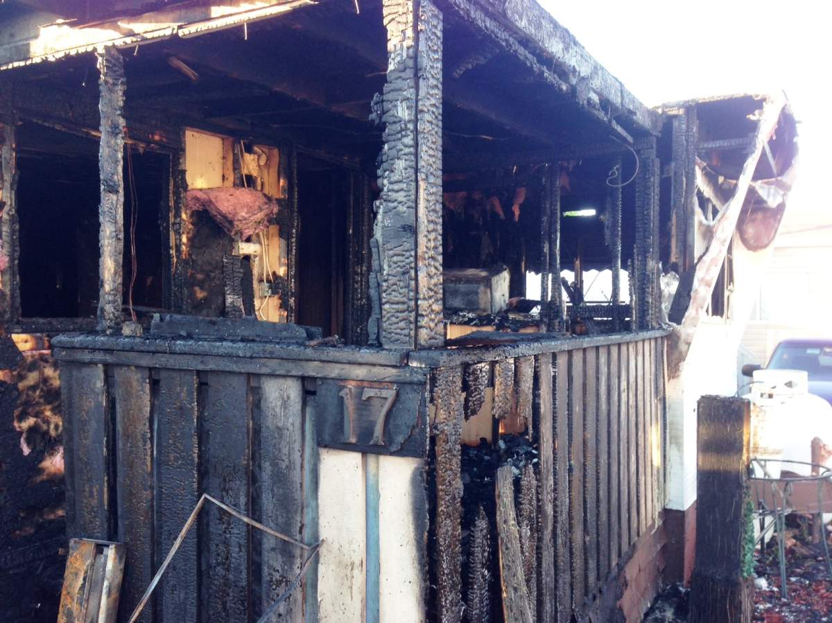 Fire destroys southeast Calgary mobile home - Calgary | Globalnews.ca