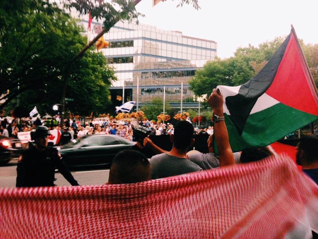 Hundreds of Israel supporters rally in Calgary over Gaza conflict ...