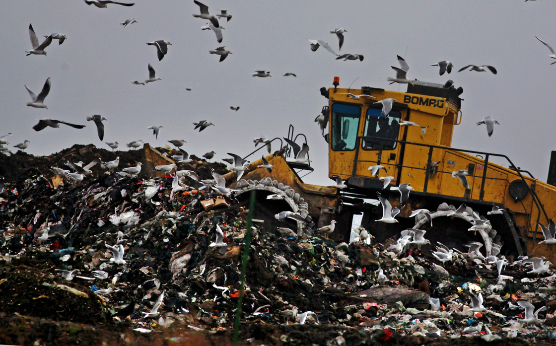 A deal has been inked to send more trash from Canada into Michigan.