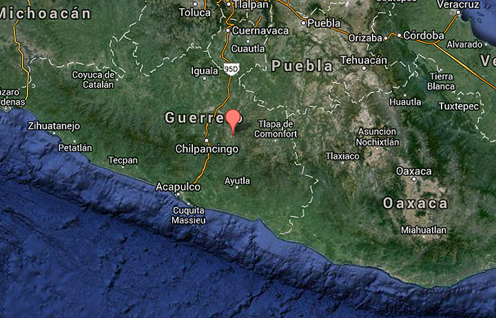 The mayor of Chilapa in Guerrero state told residents to remain in their homes because of shooting between gunmen and police raging on the town's streets.