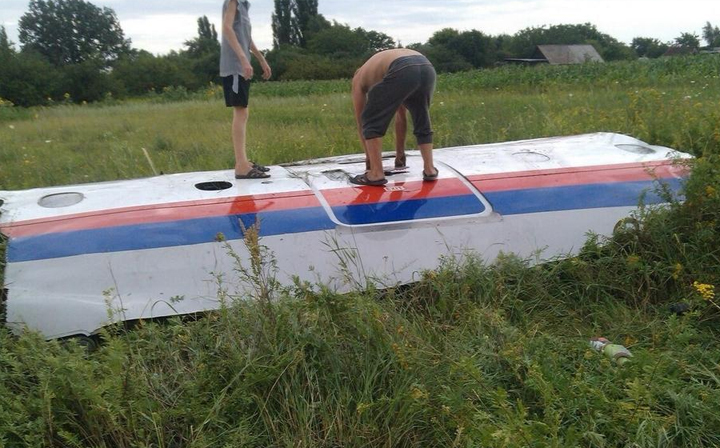 PHOTOS: Malaysia Airlines Flight MH17 crashes in Ukraine - image