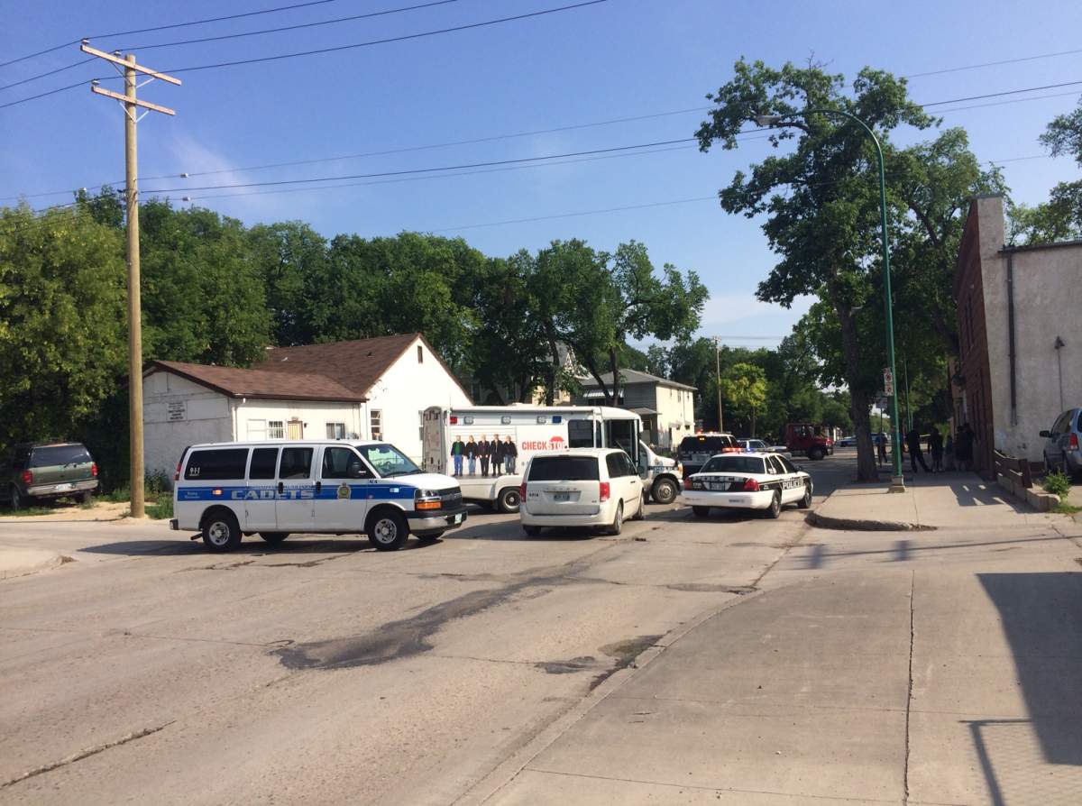 Cyclist in critical condition after hit by van - Winnipeg | Globalnews.ca