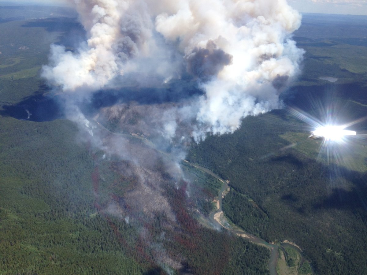 The blaze near Tumbler Ridge. Credit: Jill Kelsh, Prince George Fire Centre – Wildfire Management Branch.