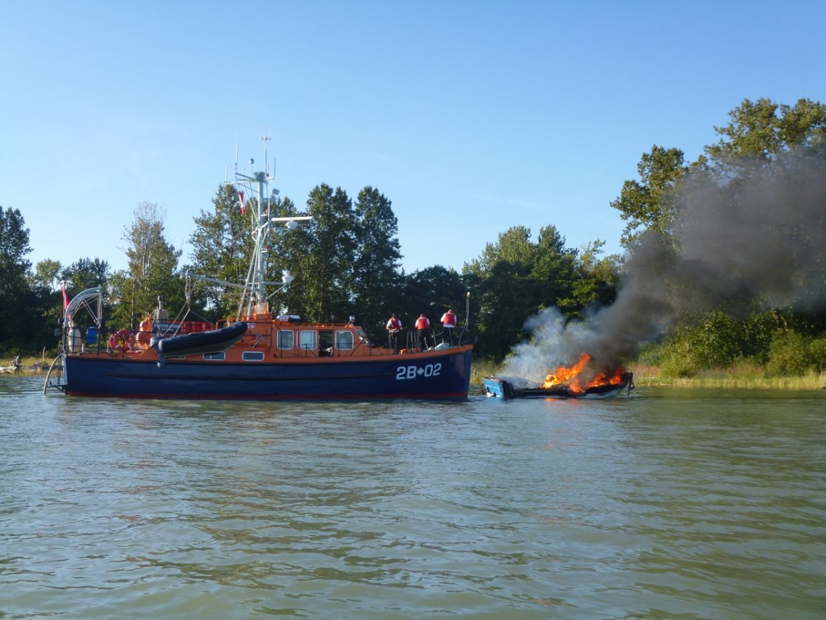 Fishing boat catches fire in Steveston; one person hurt BC