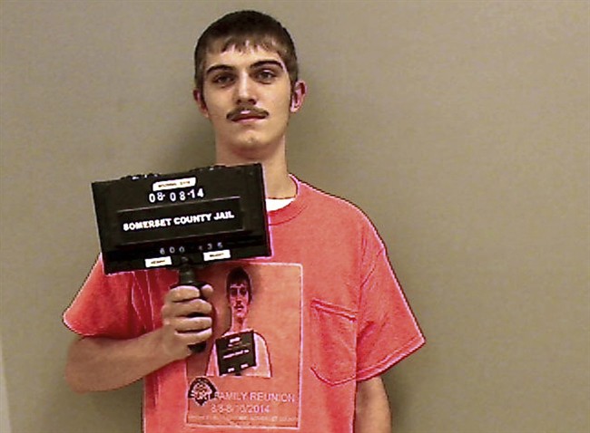 Man shows up for jail in T-shirt with mug shot