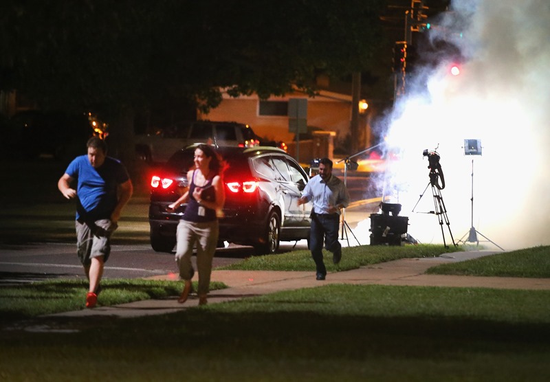 Police’s military-like response to riots in Ferguson draws criticism ...