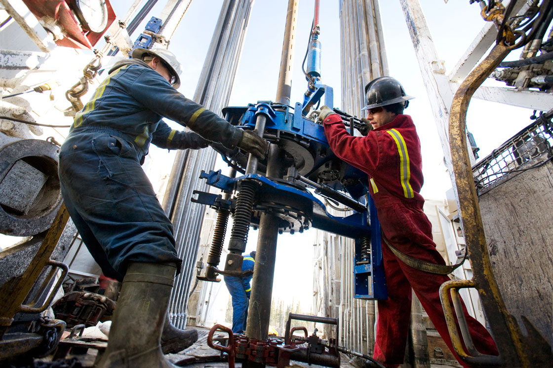 Average wages in the oil and gas sector are expected to advance 3.8 per cent in 2015, the fastest clip in the country.