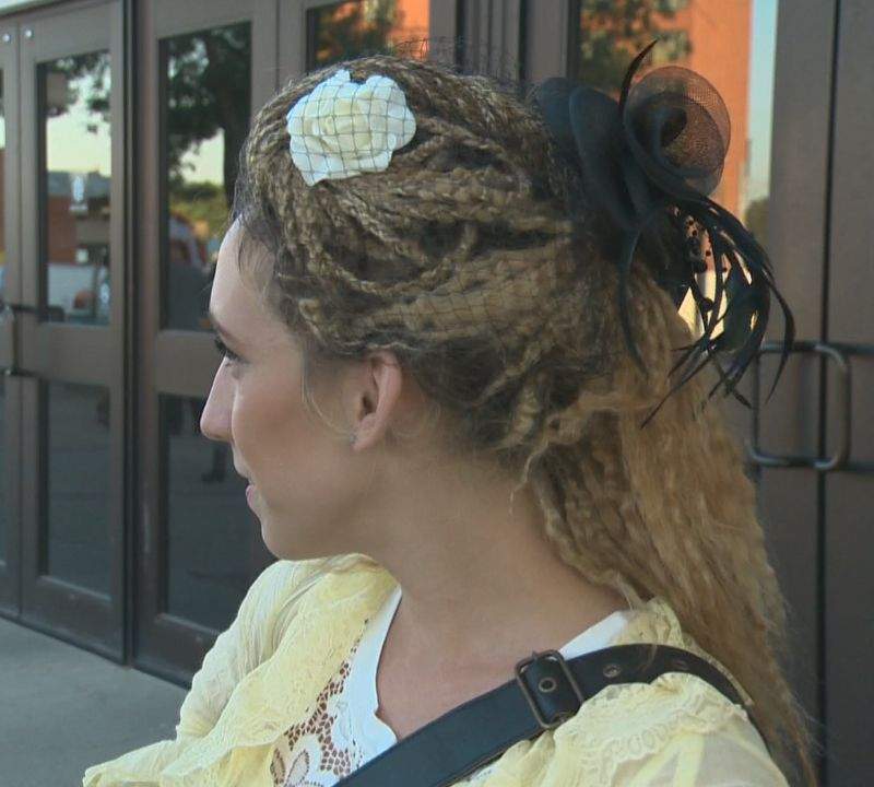 Edmontonians dress to impress at Arcade Fire concert - Edmonton | Globalnews.ca Edmontonians dress to impress at Arcade Fire concert - Edmonton | Globalnews.ca