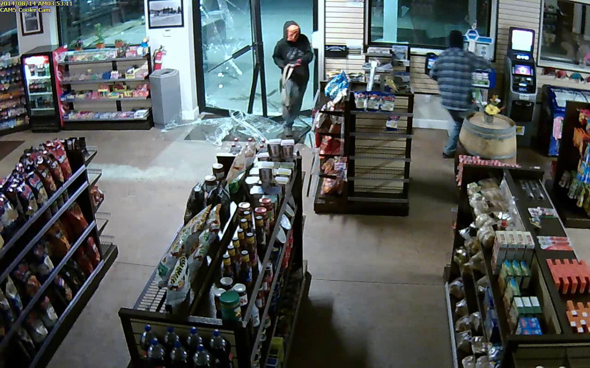 RCMP searching for suspects after Oliver smash and grab - image