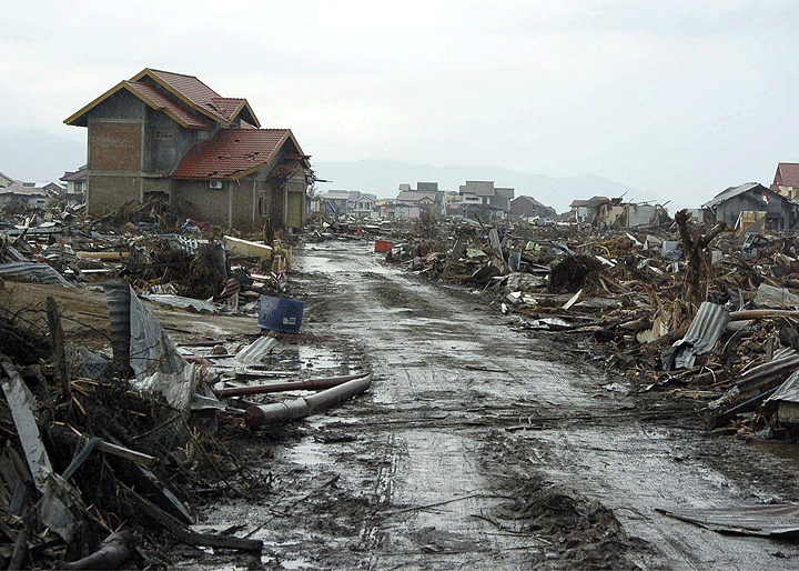 Indonesian girl ‘lost’ in tsunami reunited with family 10 years later ...