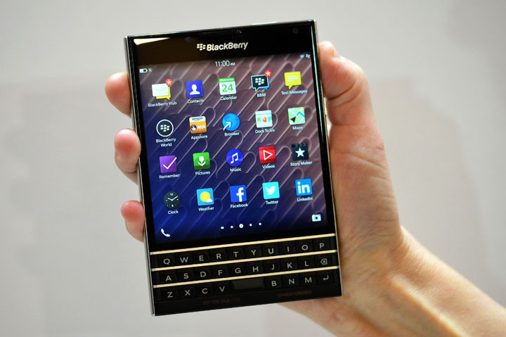 BlackBerry unveils Passport smartphone | Globalnews.ca