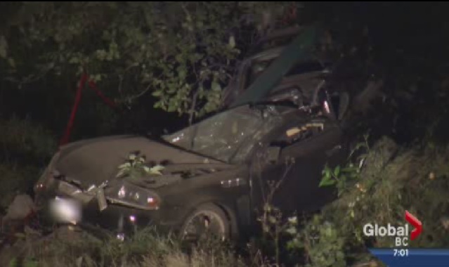 One dead after crash on Boundary Road - image