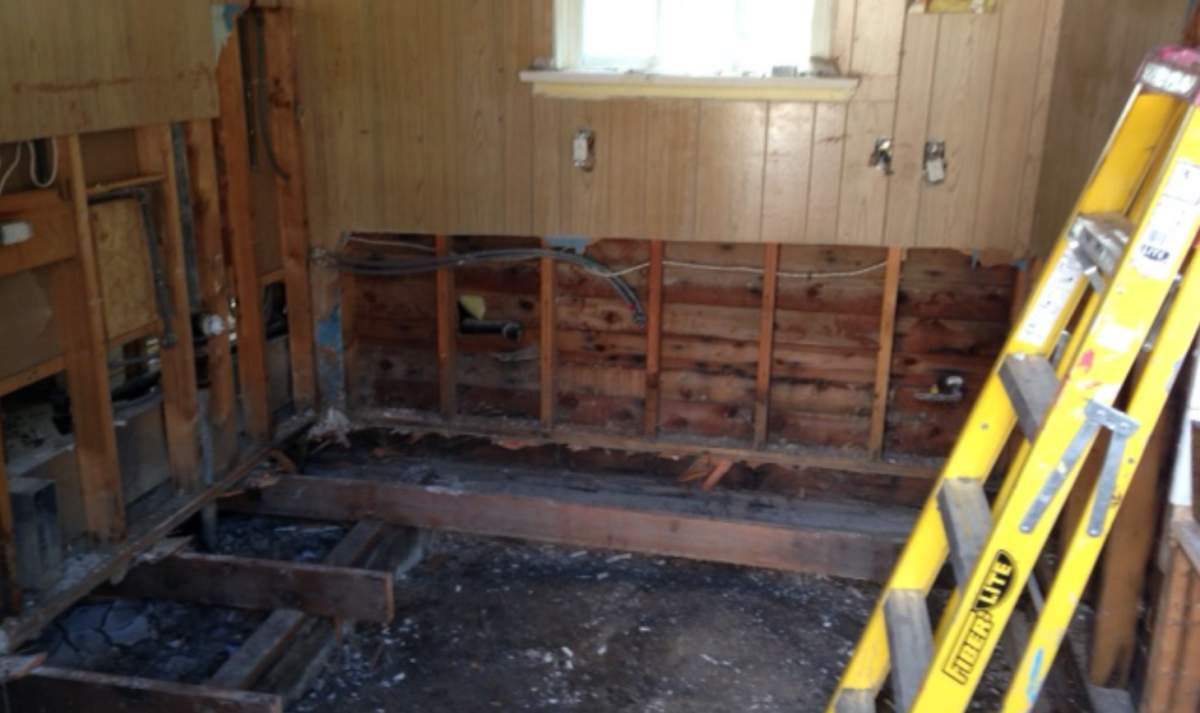 Mac and Donna Arbuthnoth's bed and breakfast was destroyed in the 2013 flood.