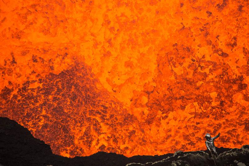 George Kourounis descends into lava lake