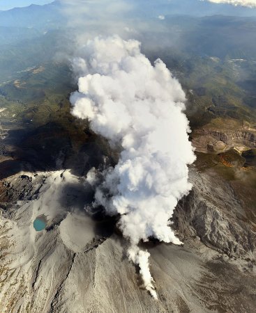 IN PHOTOS: Powerful images as Japanese volcano Mount Ontake erupts ...